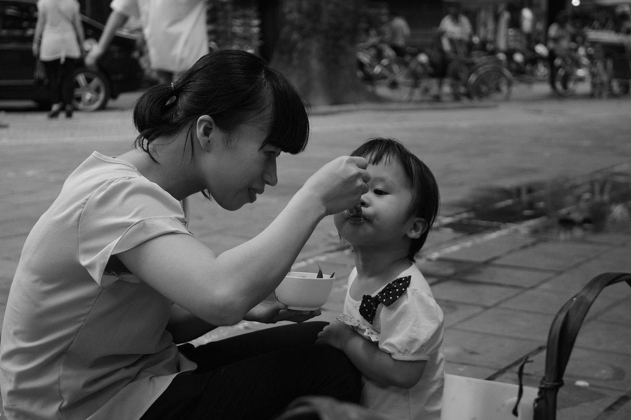 冒充父亲与母亲离婚，这是一个令人痛苦的话题，但它确实存在于我们的社会中。有时候，人们可能会因为种种原因而选择冒充父亲或母亲，并最终导致离婚。那么，这种行为究竟会带来怎样的后果呢？